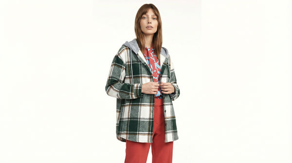 Camille™ – Cardigan douillet à capuchon en tartan vert forestier